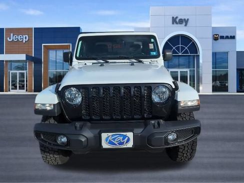 Used 2023 Jeep Gladiator Willys image 10