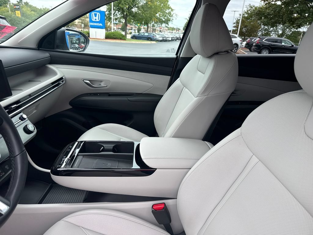 Certified 2025 Hyundai Tucson SEL AWD/4WD image 13
