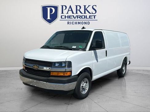 New 2025 Chevrolet Express 2500 RWD image 4
