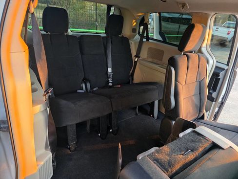 Used 2012 Dodge Grand Caravan Crew image 26