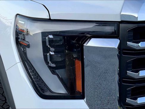 New 2025 GMC Sierra 2500 SLT w/ SLT Premium Package image 13