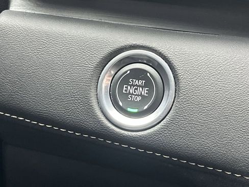 Used 2023 Cadillac Escalade Premium Luxury image 9