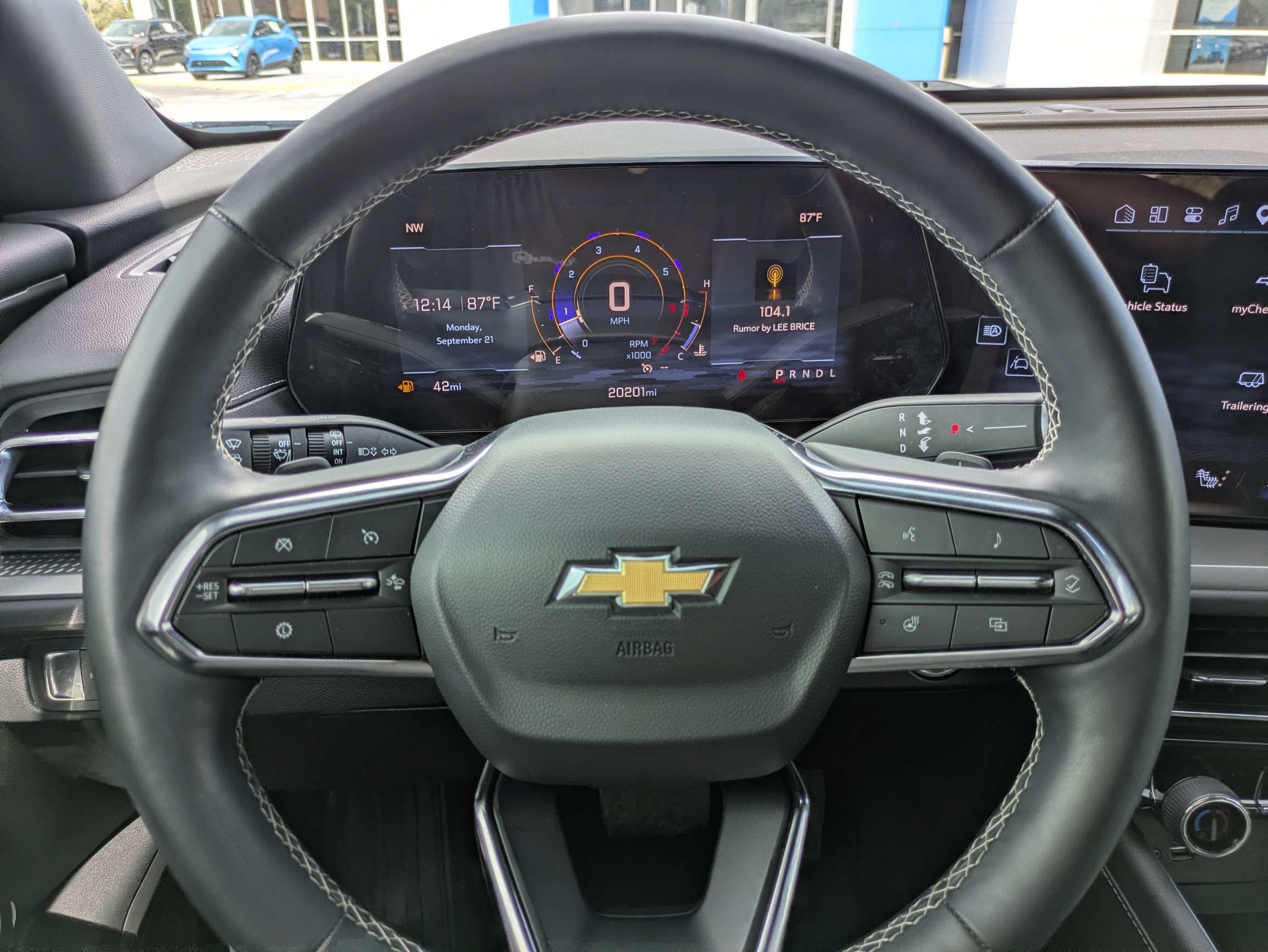 Used 2025 Chevrolet Traverse LT FWD image 22