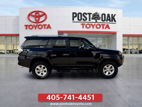 Used 2018 Toyota 4Runner SR5 Premium AWD/4WD image 10