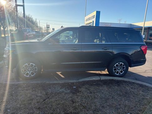 Used 2024 Ford Expedition Max XLT image 4