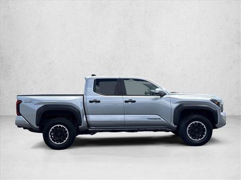 Used 2024 Toyota Tacoma TRD Off-Road AWD/4WD image 4