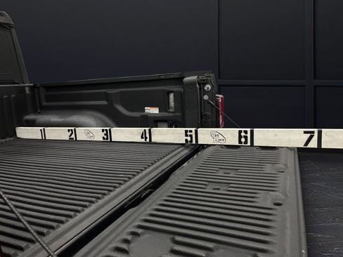 Used 2022 Jeep Gladiator Willys image 13