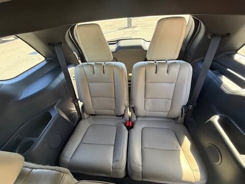 Used 2013 Ford Explorer XLT FWD image 7
