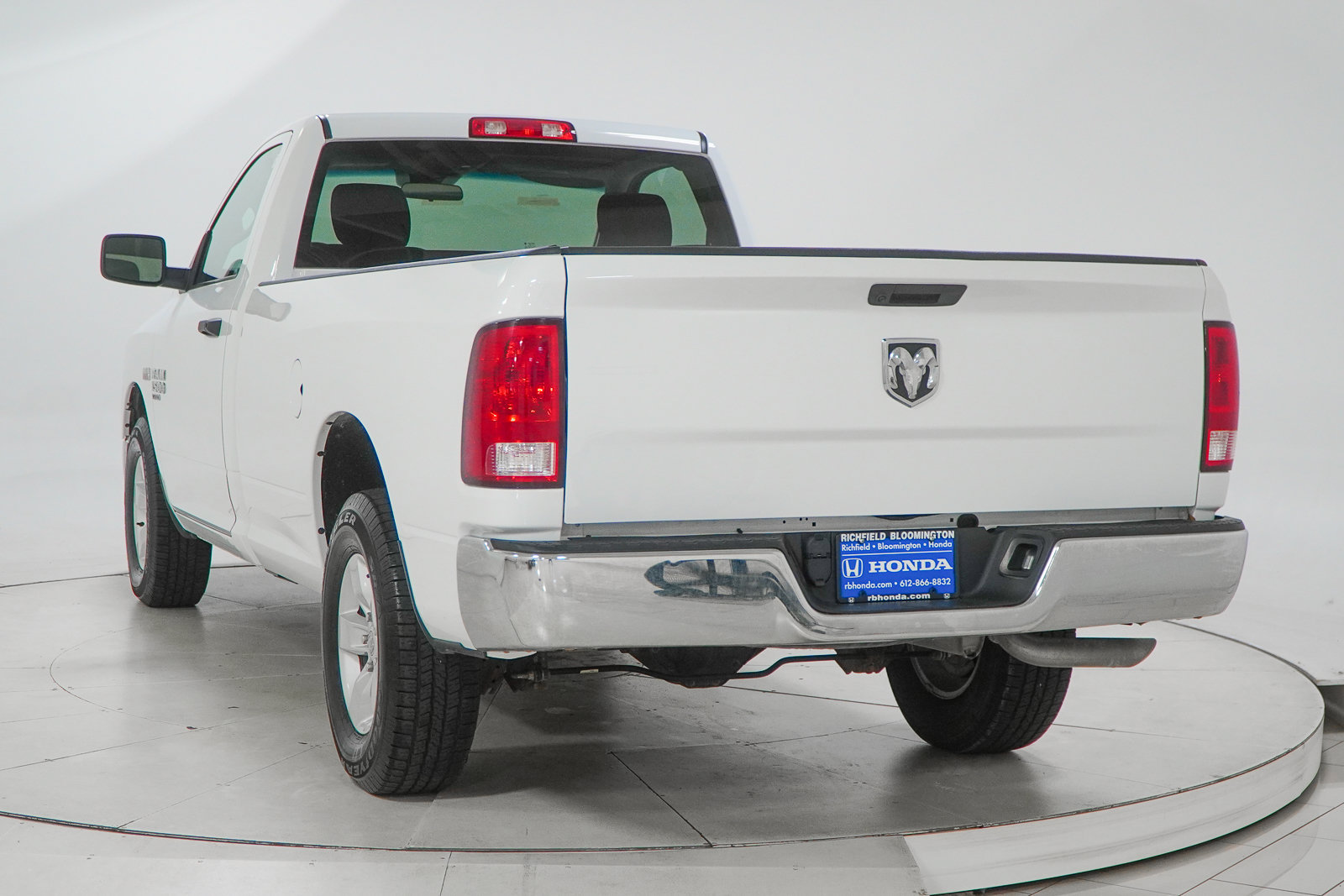 Used 2022 RAM 1500 Classic SLT AWD/4WD image 7