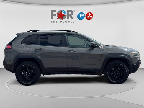 Used 2022 Jeep Cherokee Trailhawk w/ Technology Group B AWD/4WD image 6