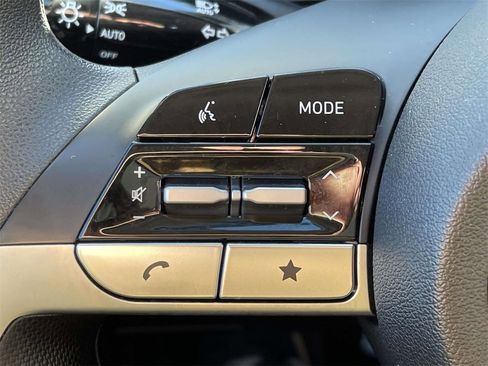 Certified 2024 Hyundai Elantra SEL image 19