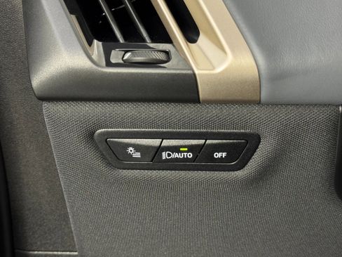 Used 2023 BMW iX xDrive50 w/ Sport Package image 18