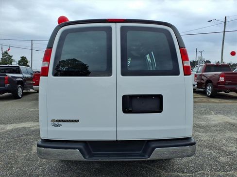 Used 2024 Chevrolet Express 2500 w/ Driver Convenience Package RWD image 3