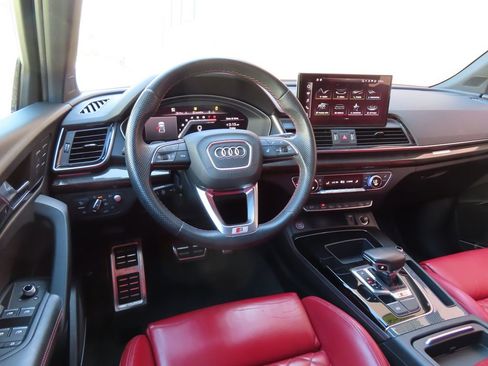 Used 2022 Audi SQ5 Prestige w/ Prestige Package AWD/4WD image 4