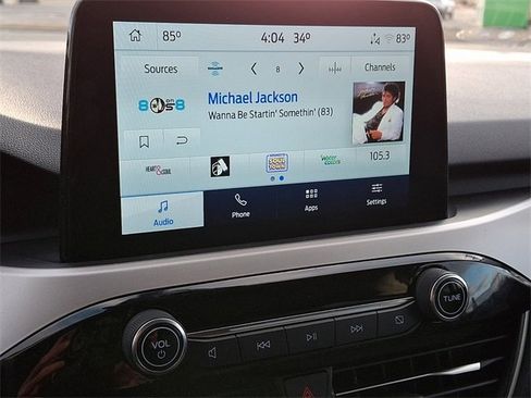 Used 2022 Ford Escape SE w/ SE Sport Appearance Package image 17