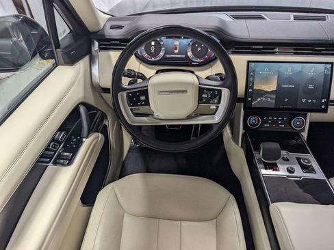 Used 2023 Land Rover Range Rover SE image 7