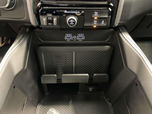 New 2026 RAM 1500 Big Horn AWD/4WD image 18
