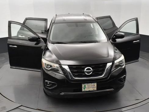 Used 2017 Nissan Pathfinder SV AWD/4WD image 10