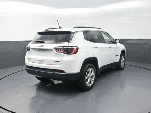 Used 2024 Jeep Compass Latitude AWD/4WD image 8