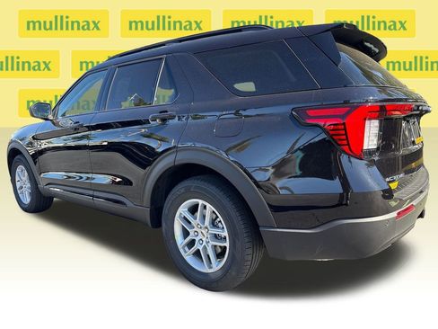 New 2026 Ford Explorer Active image 4