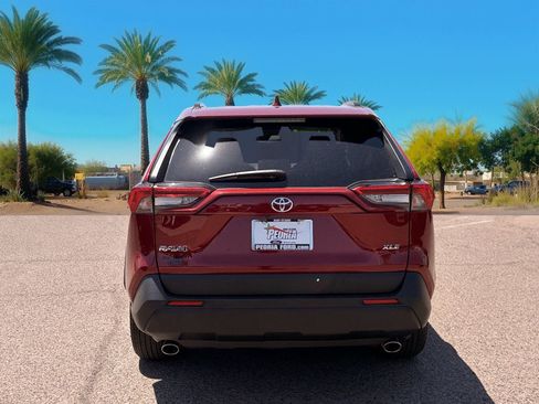 Used 2025 Toyota RAV4 XLE FWD image 4