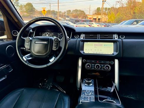 Used 2017 Land Rover Range Rover HSE image 15