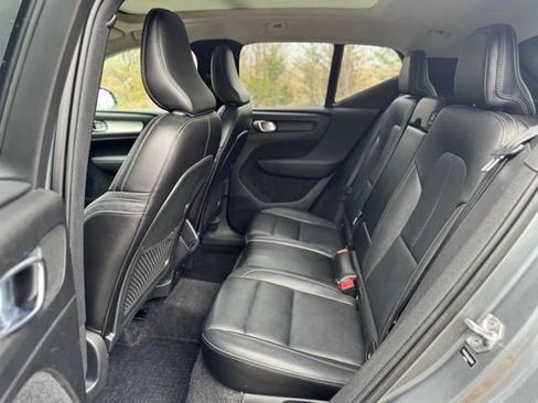 Used 2019 Volvo XC40 T5 Momentum AWD/4WD image 13