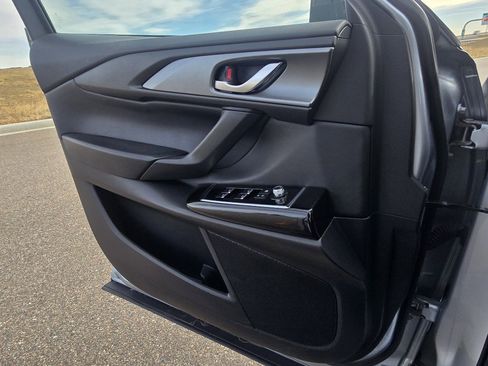 Used 2023 MAZDA CX-9 Touring image 18