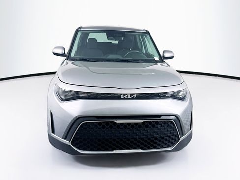 Used 2025 Kia Soul LX w/ LX Technology Package image 2
