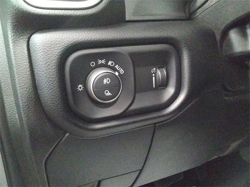 Used 2024 RAM 2500 Big Horn w/ Bed Utility Group image 27