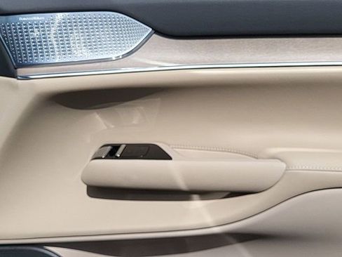 New 2025 Volvo EX90 Ultra image 18