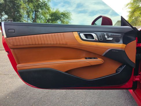 Used 2014 Mercedes-Benz SL 550 image 16