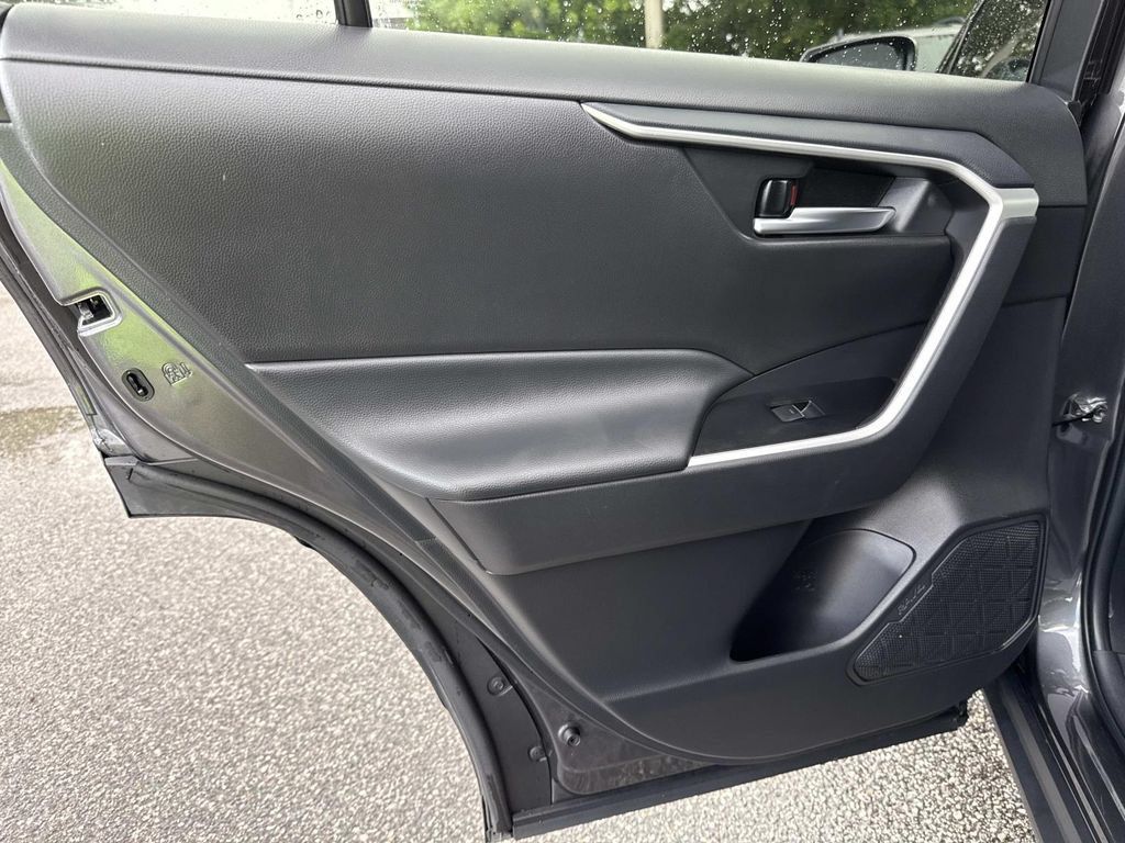 Used 2024 Toyota RAV4 XLE FWD image 12
