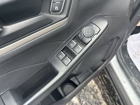 Used 2022 Ford Escape SE w/ Cold Weather Package image 17