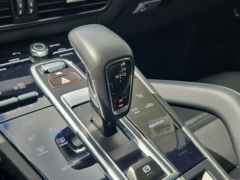 Certified 2023 Porsche Cayenne AWD/4WD image 33