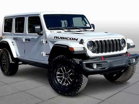 Used 2024 Jeep Wrangler Unlimited Rubicon image 2