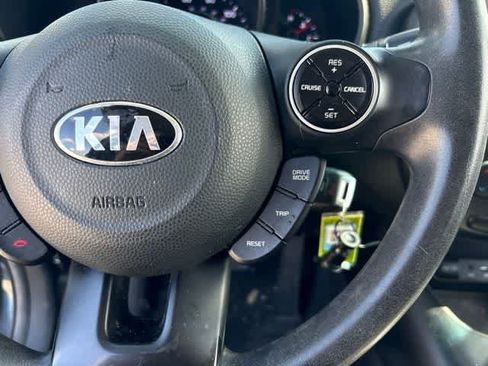 Used 2017 Kia Soul + FWD image 14