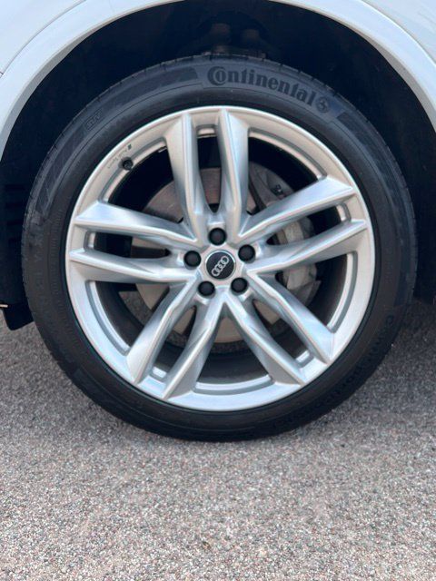 Used 2018 Audi Q7 3.0T Prestige w/ Prestige Package AWD/4WD image 45