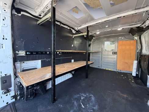 Used 2018 Ford Transit 250 130 Low Roof RWD image 7