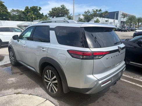 Used 2022 Nissan Pathfinder Platinum w/ Cargo Package AWD/4WD image 4