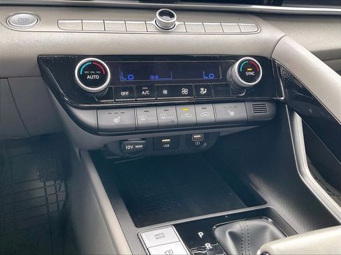 Used 2023 Hyundai Elantra SEL w/ Convenience Package FWD image 24