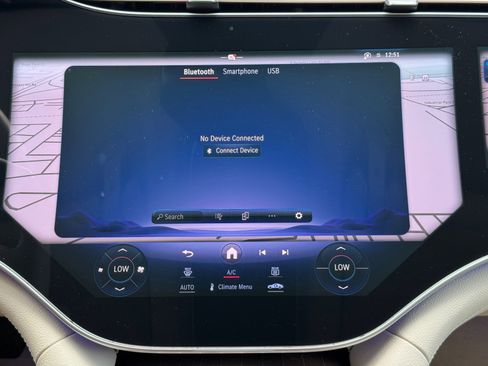 Used 2023 Mercedes-Benz EQS 580 4MATIC Sedan image 29