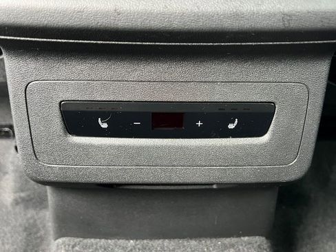 Certified 2025 Audi SQ6 e-tron Prestige w/ Black Optic Package image 20