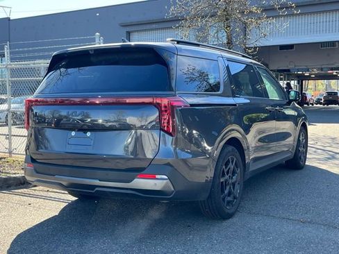 Certified 2025 Kia Carnival SX Prestige image 5