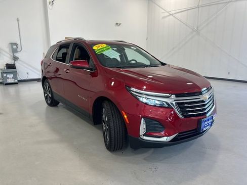 Used 2022 Chevrolet Equinox Premier FWD image 3