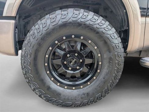 Used 2017 Nissan Titan Platinum Reserve AWD/4WD image 24