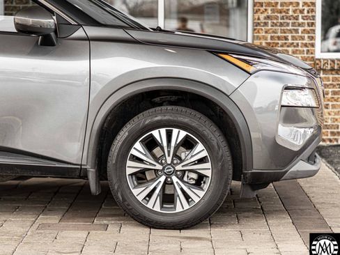 Used 2022 Nissan Rogue SV image 25
