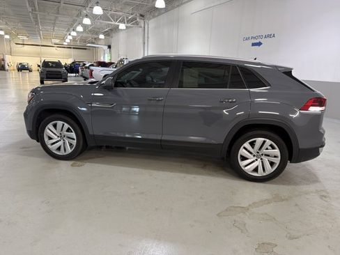 Used 2022 Volkswagen Atlas Cross Sport SE FWD image 5