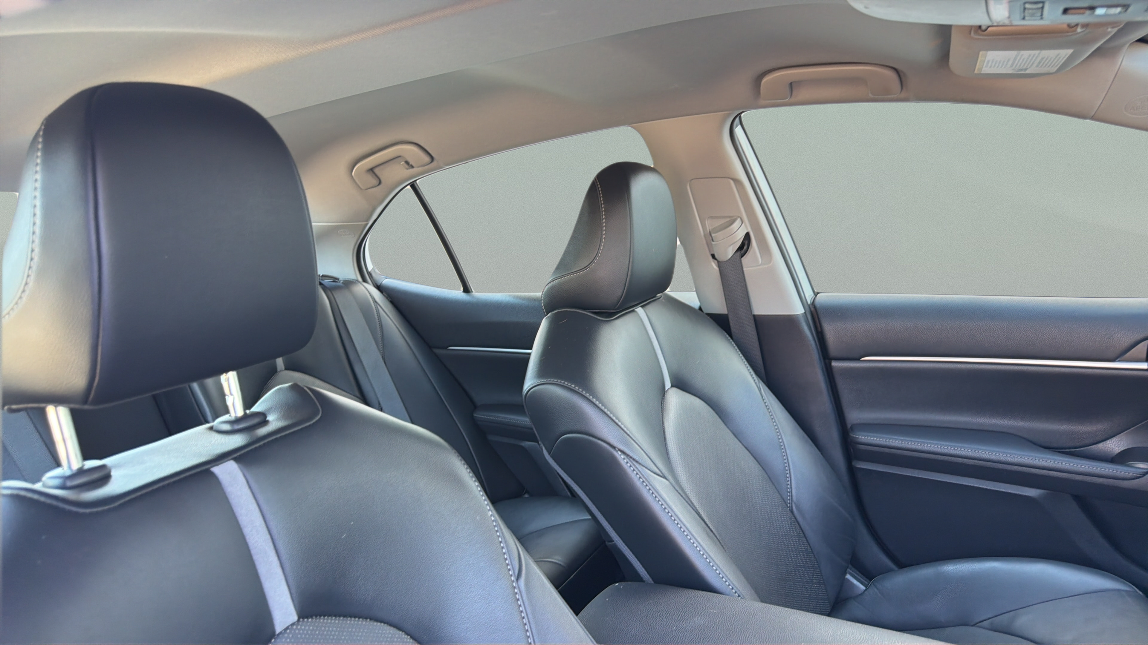 Used 2023 Toyota Camry XSE FWD image 16
