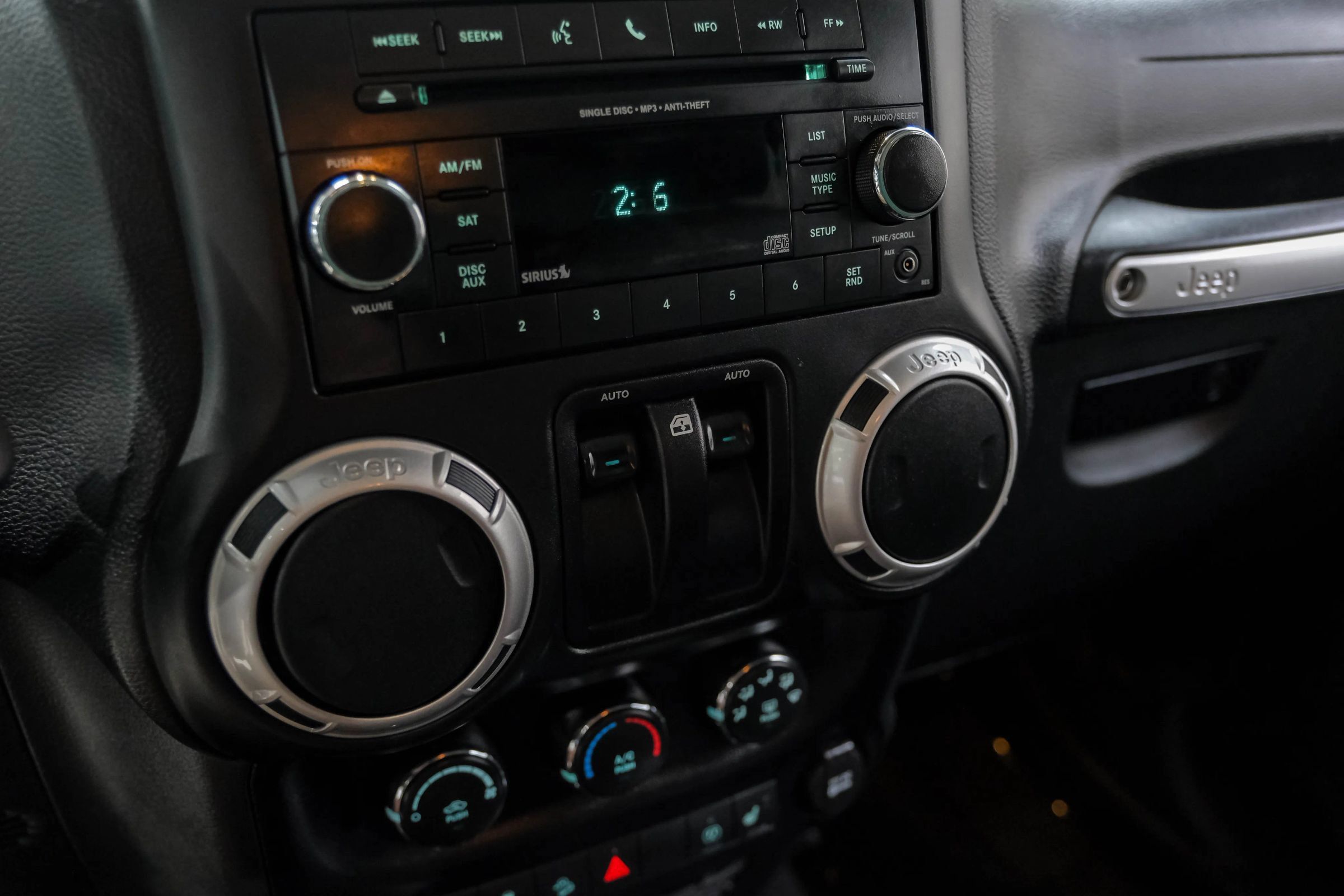 Used 2016 Jeep Wrangler Rubicon AWD/4WD image 36